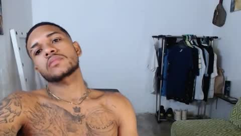 aron_7 online show from February 1, 2025, 5:18 am