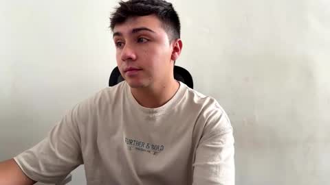 Snapshot of aron__cooper chatting on January 19, 2026, 2:43 pm aron__cooper online show from January 19, 2026, 2:43 pm