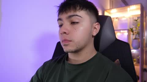 Snapshot of aron__cooper chatting on February 9, 2026, 1:26 pm aron__cooper online show from February 9, 2026, 1:26 pm