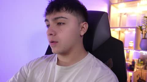 Snapshot of aron__cooper chatting on February 14, 2026, 1:13 am aron__cooper online show from February 14, 2026, 1:13 am