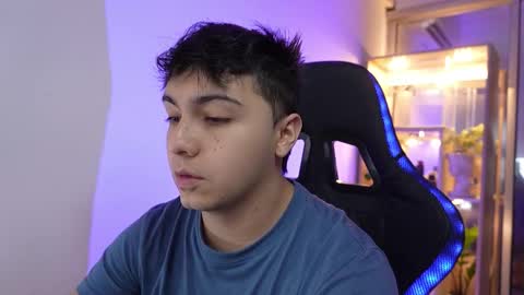 Snapshot of aron__cooper chatting on March 1, 2026, 12:45 am aron__cooper online show from March 1, 2026, 12:45 am