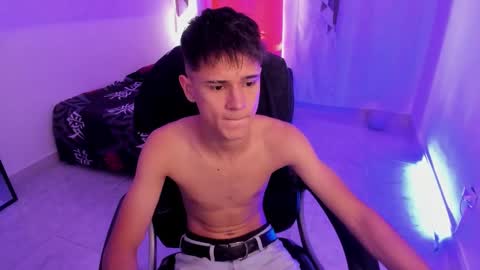 Aaron online show from December 15, 2025, 7:29 pm