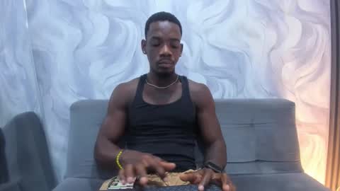 Snapshot of aron_clark chatting on March 21, 2026, 1:05 pm A R O N online show from March 21, 2026, 1:05 pm
