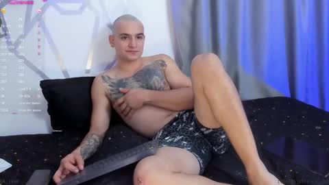 Snapshot of aron_santoro1 chatting on January 12, 2025, 7:32 am Aron Santoro online show from January 12, 2025, 7:32 am