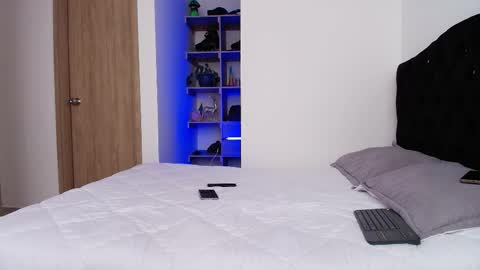 Snapshot of aron_santoro1 chatting on February 20, 2026, 5:35 pm Aron Santoro online show from February 20, 2026, 5:35 pm