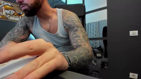 AronGrant online show from December 13, 2024, 11:02 am