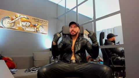 AronGrant online show from December 21, 2024, 9:23 am