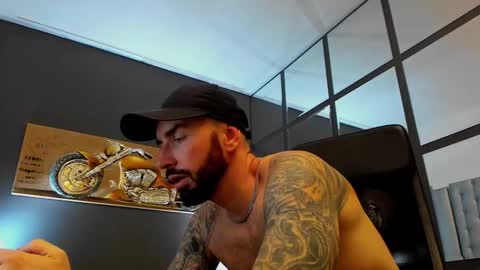 AronGrant online show from November 18, 2025, 9:58 am