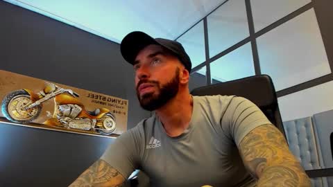 AronGrant online show from November 30, 2025, 11:14 am