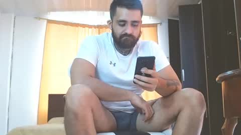 Snapshot of aronmiller404 chatting on December 25, 2024, 10:05 pm aronmiller online show from December 25, 2024, 10:05 pm