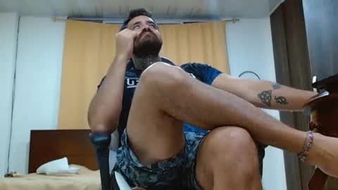 Snapshot of aronmiller404 chatting on January 19, 2025, 1:00 am aronmiller online show from January 19, 2025, 1:00 am