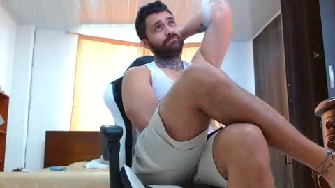 Snapshot of aronmiller404 chatting on January 19, 2025, 12:17 pm aronmiller online show from January 19, 2025, 12:17 pm