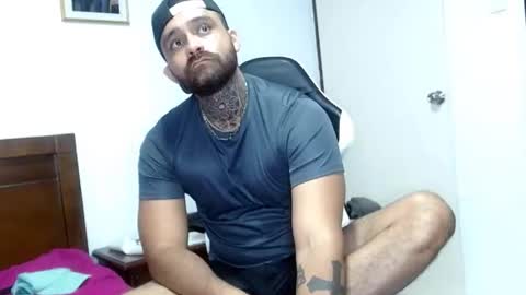 Snapshot of aronmiller404 chatting on October 4, 2025, 2:15 pm aronmiller online show from October 4, 2025, 2:15 pm