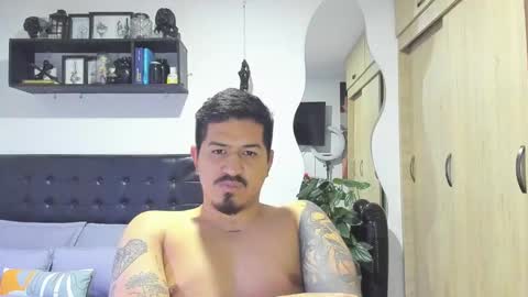 ARON  Independent model  online show from October 24, 2025, 2:41 am