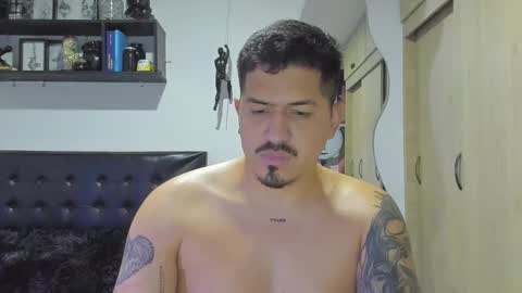 ARON  Independent model  online show from December 5, 2025, 3:04 am