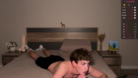 Snapshot of aronyou_win chatting on November 14, 2025, 3:33 pm Aron and Phil solo online show from November 14, 2025, 3:33 pm