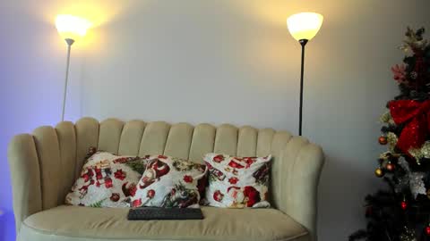   online show from December 13, 2025, 10:04 pm