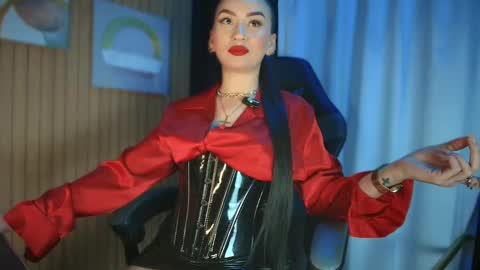    online show from November 7, 2025, 5:46 pm