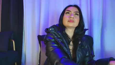    online show from November 19, 2025, 6:52 pm