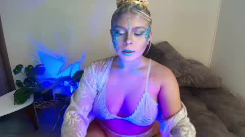 Snapshot of art_fer chatting on December 28, 2024, 7:01 pm Fernanda online show from December 28, 2024, 7:01 pm