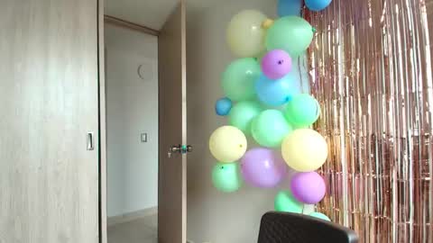Snapshot of art_fer chatting on February 25, 2025, 4:53 pm Fernanda online show from February 25, 2025, 4:53 pm