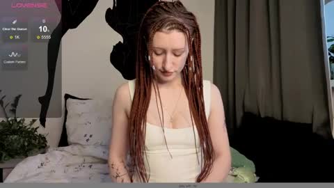 Snapshot of art_sona chatting on May 17, 2026, 2:46 pm art_sona online show from May 17, 2026, 2:46 pm