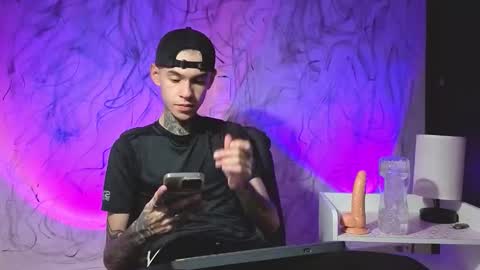   online show from October 4, 2025, 11:03 pm