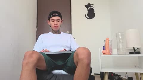   online show from November 18, 2025, 10:31 am