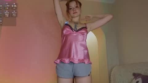 Snapshot of artemisa_meows chatting on February 20, 2025, 10:04 pm SEE U THURSDAY online show from February 20, 2025, 10:04 pm
