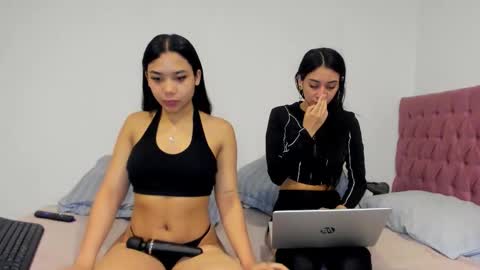 Artemisxvenuss online show from December 16, 2025, 3:28 pm