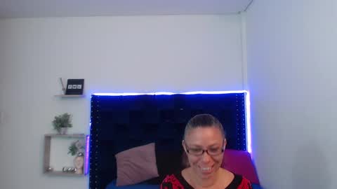 Snapshot of artemiza_love_ chatting on February 3, 2025, 12:14 pm artemiza online show from February 3, 2025, 12:14 pm