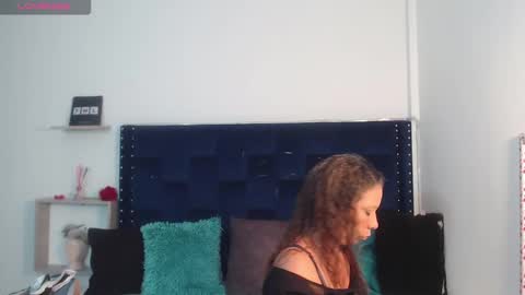 Snapshot of artemiza_love_ chatting on February 20, 2025, 12:15 pm artemiza online show from February 20, 2025, 12:15 pm