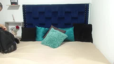 Snapshot of artemiza_love_ chatting on March 11, 2025, 12:06 pm artemiza online show from March 11, 2025, 12:06 pm