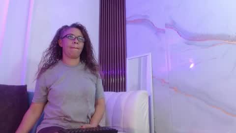 Snapshot of artemiza_love_ chatting on October 7, 2025, 12:30 am artemiza online show from October 7, 2025, 12:30 am