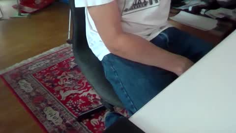 Snapshot of artesian99 chatting on February 5, 2026, 9:03 am artesian99 online show from February 5, 2026, 9:03 am