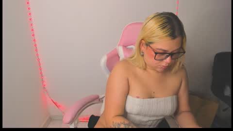 Val online show from February 17, 2026, 1:35 am