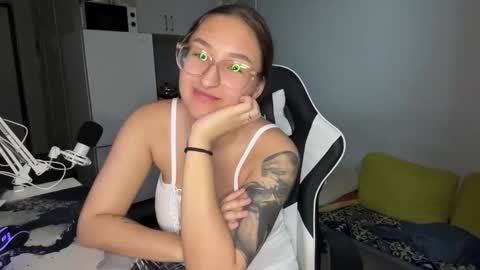 Snapshot of arthurmomaya chatting on February 20, 2026, 3:23 pm Mia online show from February 20, 2026, 3:23 pm