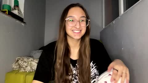 Snapshot of arthurmomaya chatting on March 17, 2026, 5:27 pm Mia online show from March 17, 2026, 5:27 pm