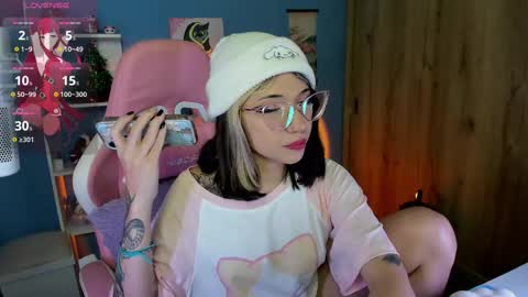 Snapshot of artic_love chatting on March 7, 2025, 6:13 am Lenna online show from March 7, 2025, 6:13 am