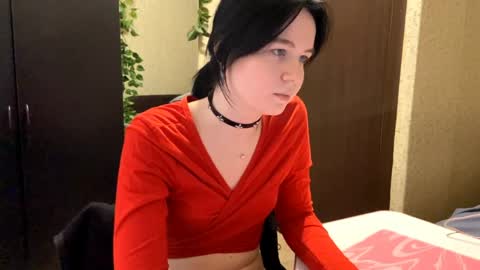 Snapshot of artiekuszynski chatting on May 26, 2026, 6:37 pm Mary online show from May 26, 2026, 6:37 pm