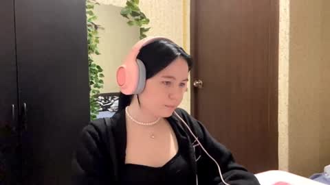 Snapshot of artiekuszynski chatting on May 27, 2026, 6:27 pm Mary online show from May 27, 2026, 6:27 pm