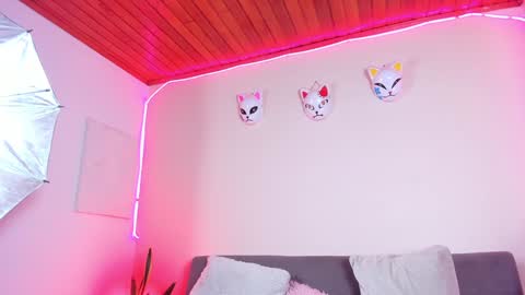 MIA OF artmiajoy online show from January 29, 2025, 5:35 pm