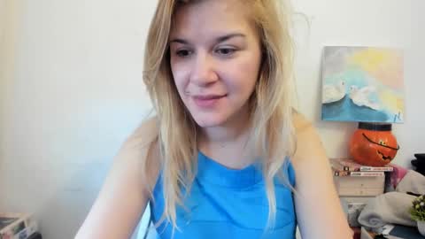 Snapshot of artsyandcraftsy_ chatting on February 26, 2025, 9:21 am MIA online show from February 26, 2025, 9:21 am