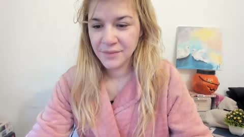 Snapshot of artsyandcraftsy_ chatting on February 27, 2025, 8:28 am MIA online show from February 27, 2025, 8:28 am