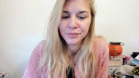 Snapshot of artsyandcraftsy_ chatting on February 27, 2025, 12:23 pm MIA online show from February 27, 2025, 12:23 pm