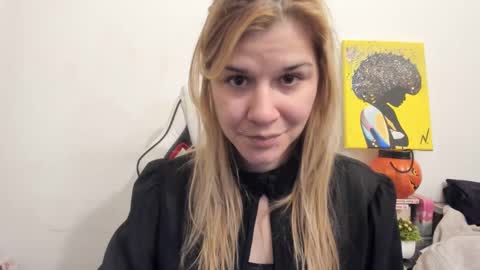 Snapshot of artsyandcraftsy_ chatting on March 4, 2025, 5:45 pm MIA online show from March 4, 2025, 5:45 pm
