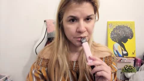 Snapshot of artsyandcraftsy_ chatting on March 5, 2025, 8:32 pm MIA online show from March 5, 2025, 8:32 pm