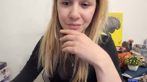 Snapshot of artsyandcraftsy_ chatting on March 10, 2025, 8:12 pm MIA online show from March 10, 2025, 8:12 pm