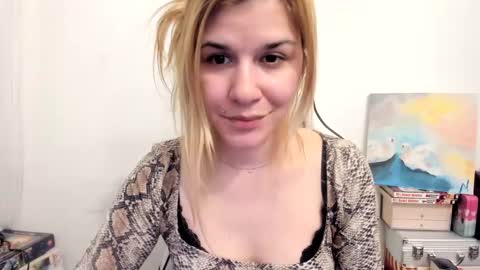 Snapshot of artsyandcraftsy_ chatting on March 12, 2025, 4:56 pm MIA online show from March 12, 2025, 4:56 pm