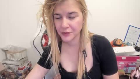 MIA online show from October 31, 2025, 10:55 pm